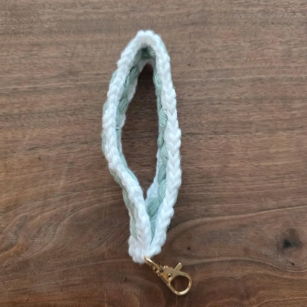 Handmade Crochet Wristlet Key Fob Lanyard Seafoam Green White Gold Clasp NEW